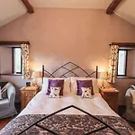 Hollins Farm Barn Апартаменты
