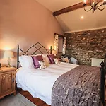 Hollins Farm Barn Апартаменты