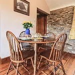 Hollins Farm Barn * Natland