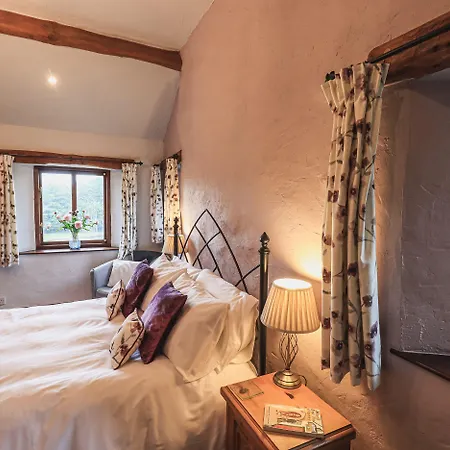 Hollins Farm Barn Natland